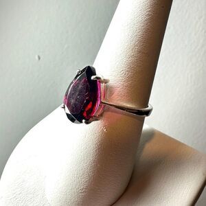 NWOT 9x13mm Pear cut deep pink/red Rhodalite garnet solitaire ring in 925!